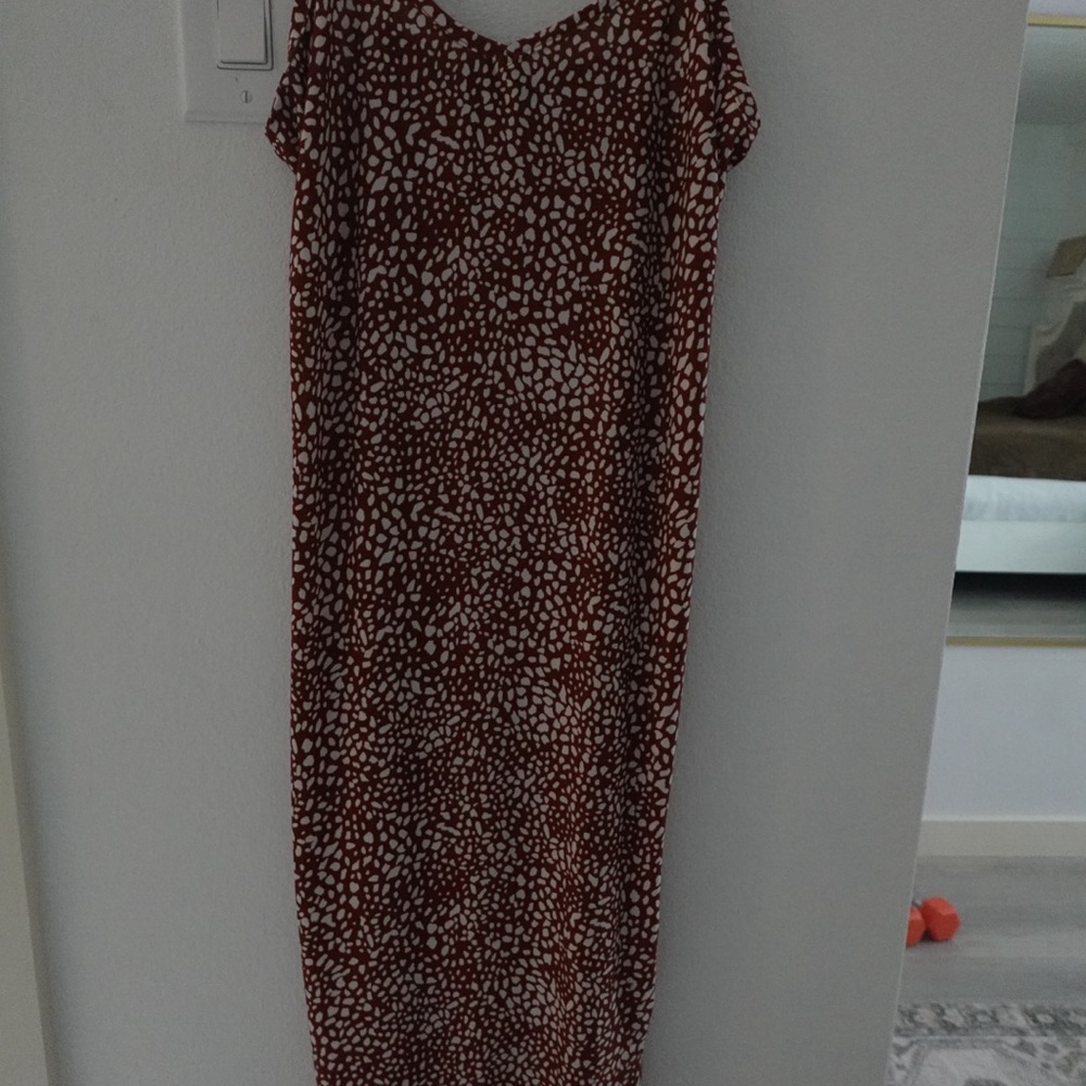 Elegant Brown and White Patterned Dress